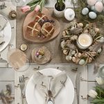 sophie-allport-hare-napkins-easter-table-decoration